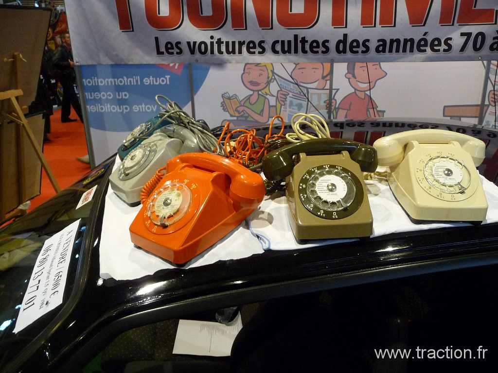2011_epoquauto (182).jpg - 05/11/2011 - 69000 LYON - EPOQU'AUTO - 33ème Salon International Autos & Motos Anciennes - Les téléphones cultes des années 70'